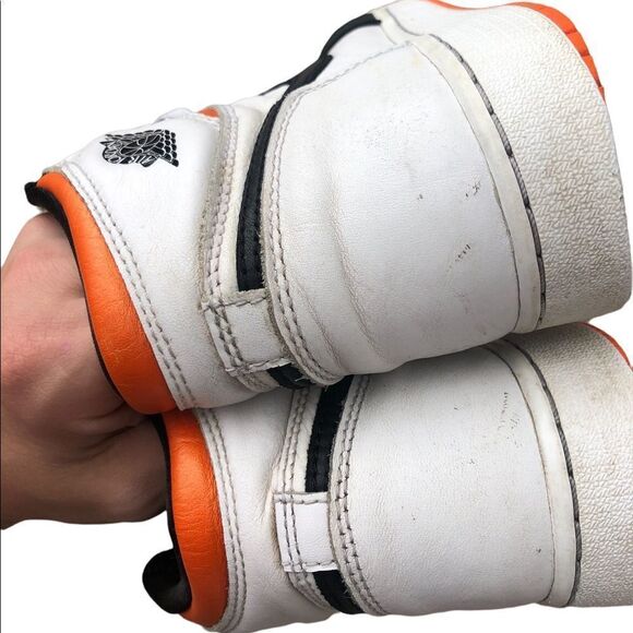 Nike Air Jordan 1 Retro High OG Electro Orange Size 5.5 - Picture 16 of 16